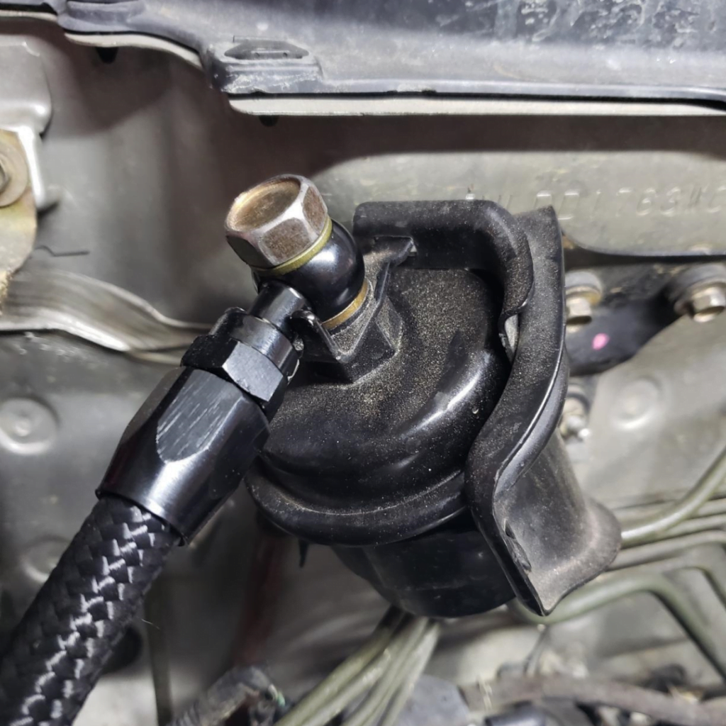 Honda Civic and Acura Integra Braided Banjo Fuel Line Installation (4)